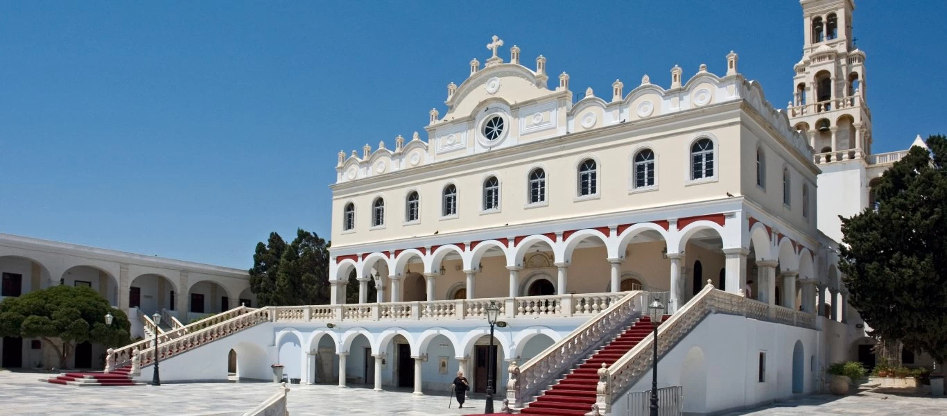 Εσύ το ήξερες; - Τι κρύβεται κάτω από την Παναγία της Τήνου;